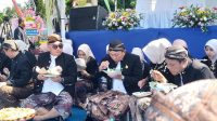 Makan Nasi Penggel