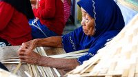 Perajin Caping Bambu